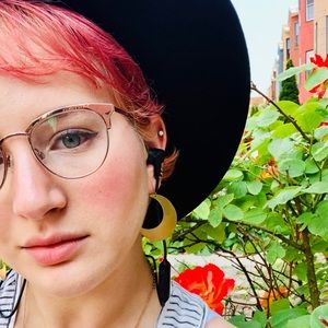 Meet your Posher, Charlotte